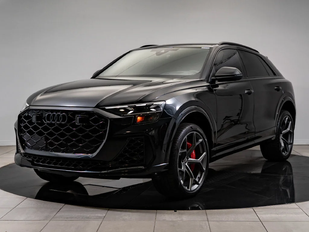 Used 2025 Mythos Black Metallic Audi 4.0T image 1