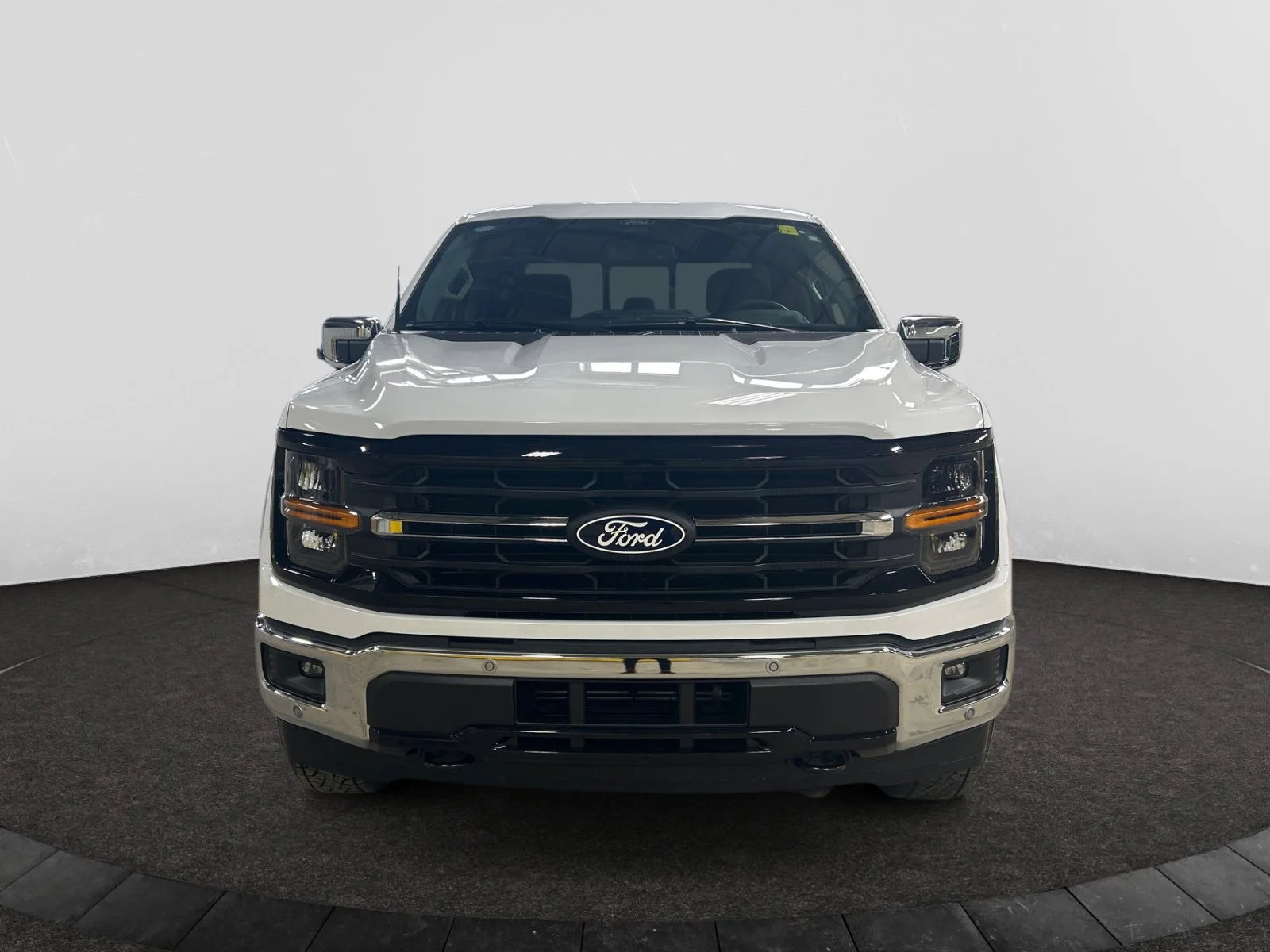 New 2026 Oxford White Ford XLT image 7