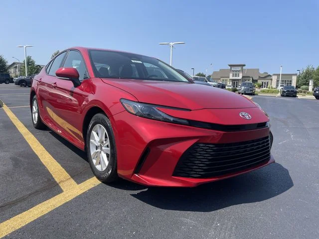 2025 Toyota Camry LE - Photo 10
