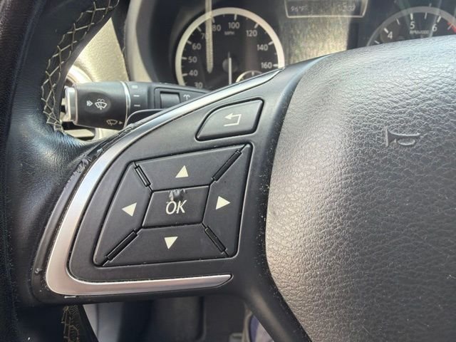 Used 2017 Black Obsidian INFINITI Base image 9