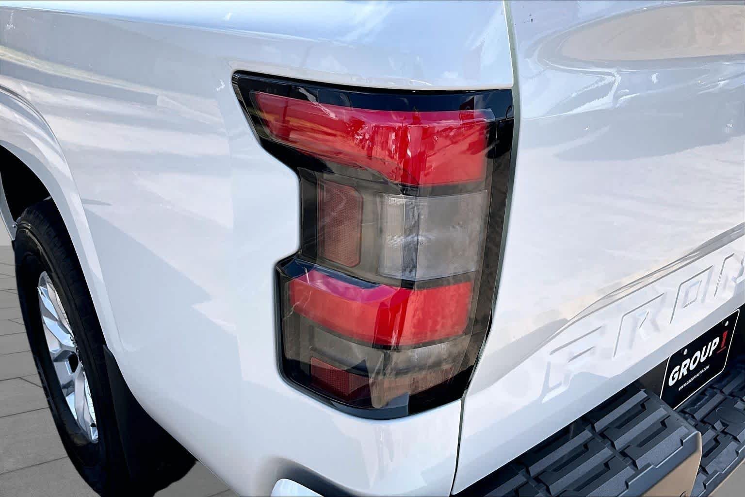 Used 2024 Glacier White Nissan SV image 27