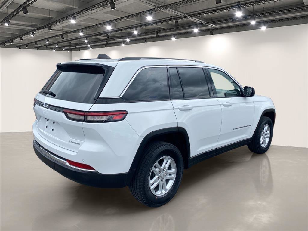 Used 2023 Bright White Clearcoat Jeep Laredo image 7
