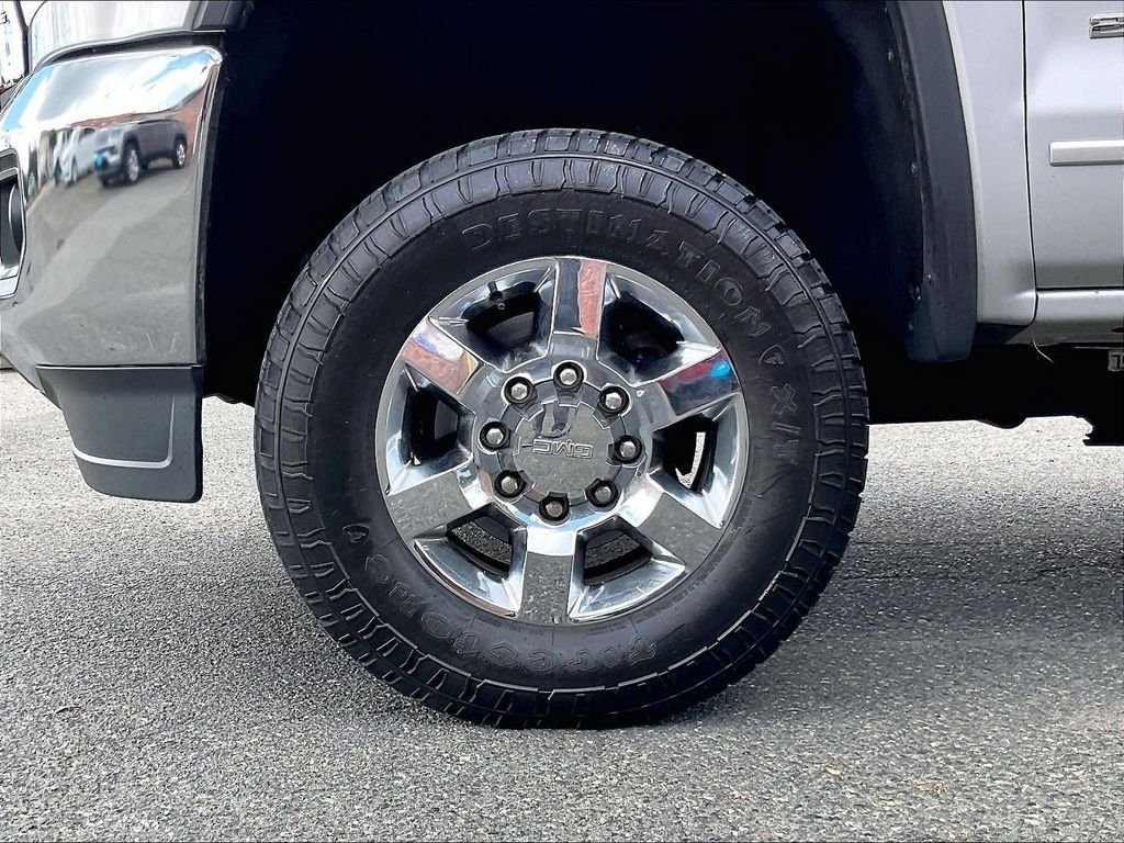 Used 2017 Silver GMC SLE image 7