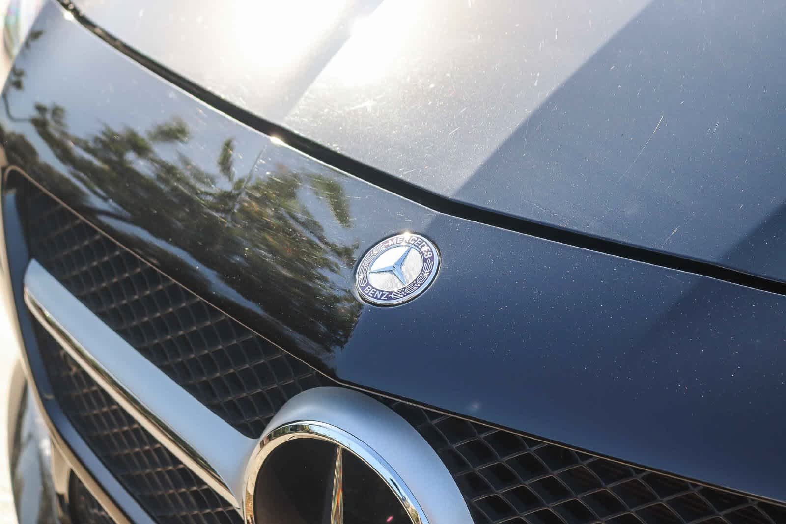 Used 2013 Black Mercedes-Benz SL 550 image 11