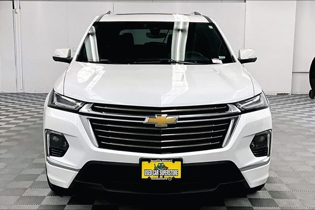 Used 2023 Iridescent Pearl Tricoat Chevrolet High Country image 4