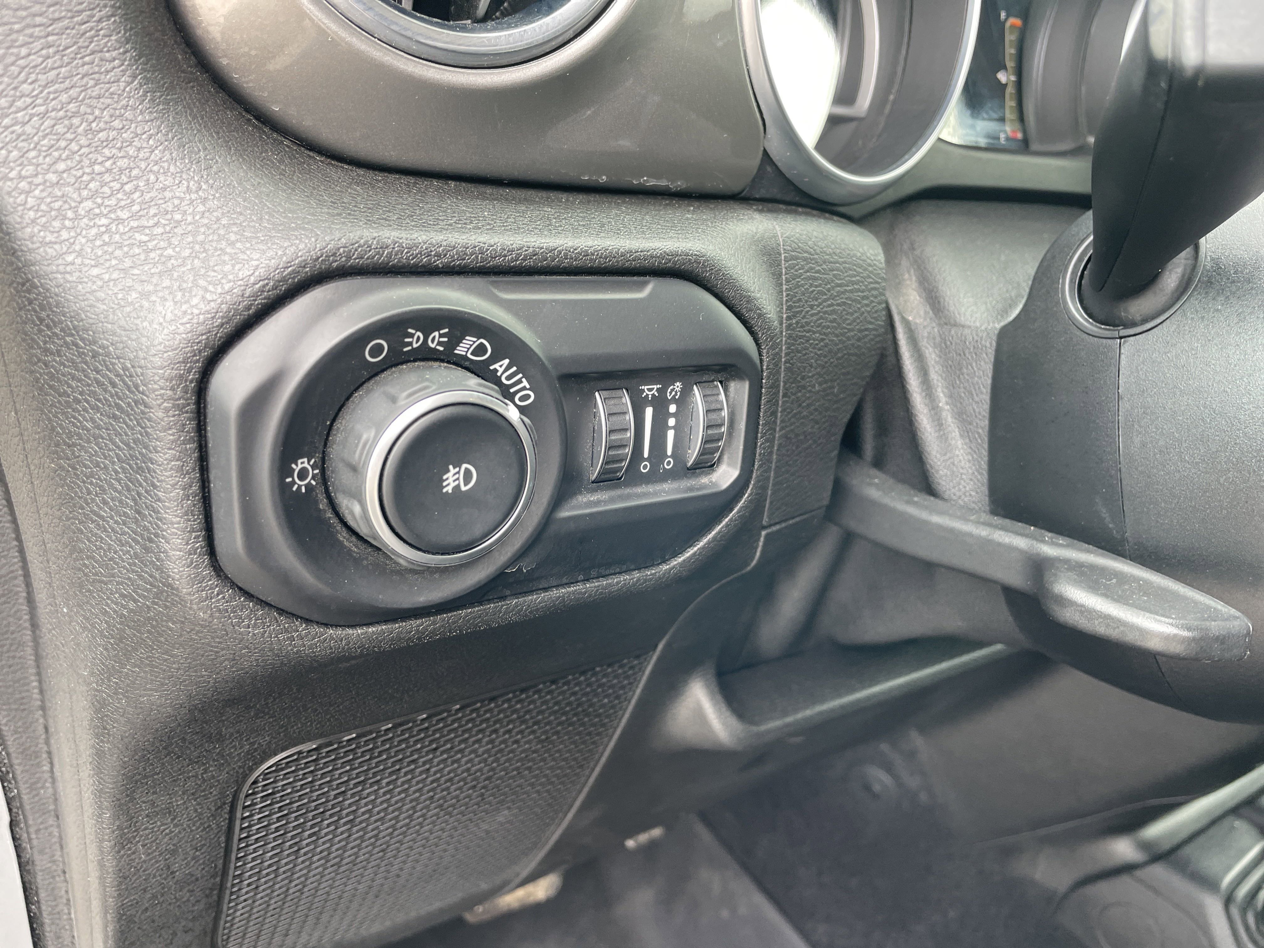 Used 2020 Sting-Gray Clearcoat Jeep Sahara image 16