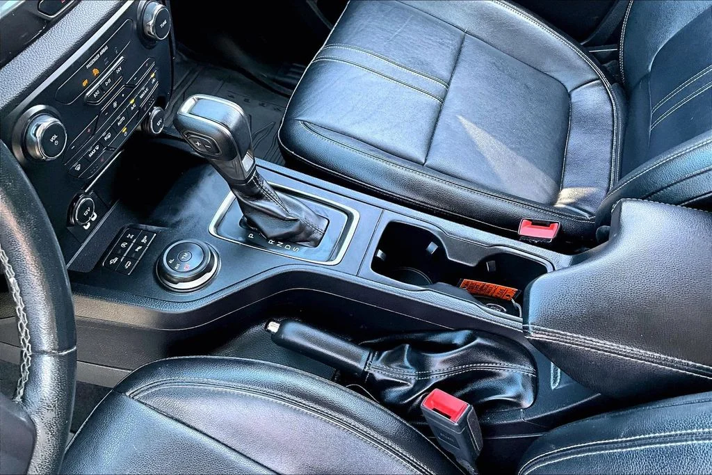 Certified Used 2019 Blue Ford Lariat image 19