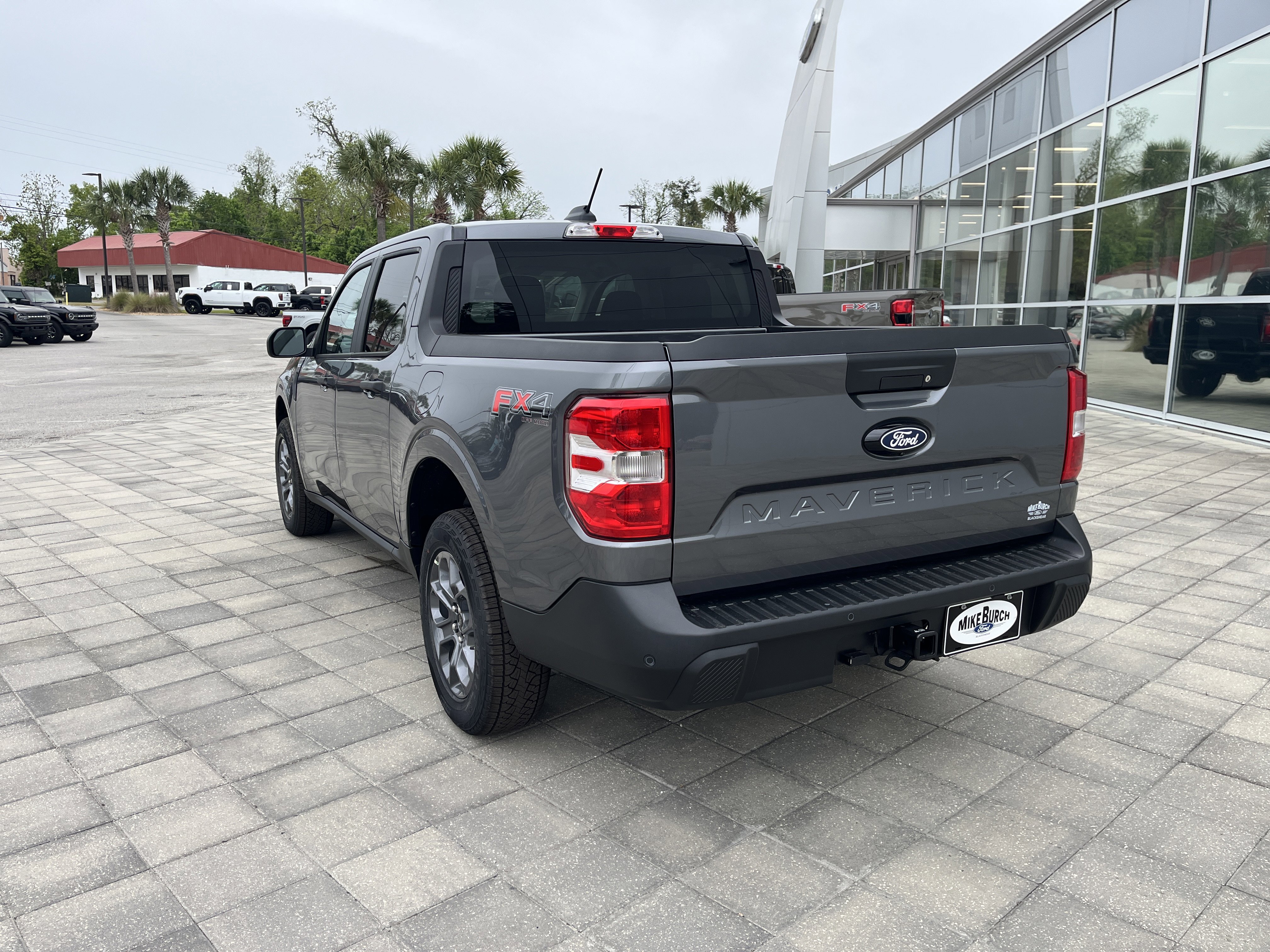 New 2026 Carbonized Gray Metallic Ford XLT image 4