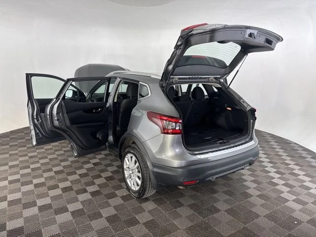 Used 2021 Gray Nissan SV image 16