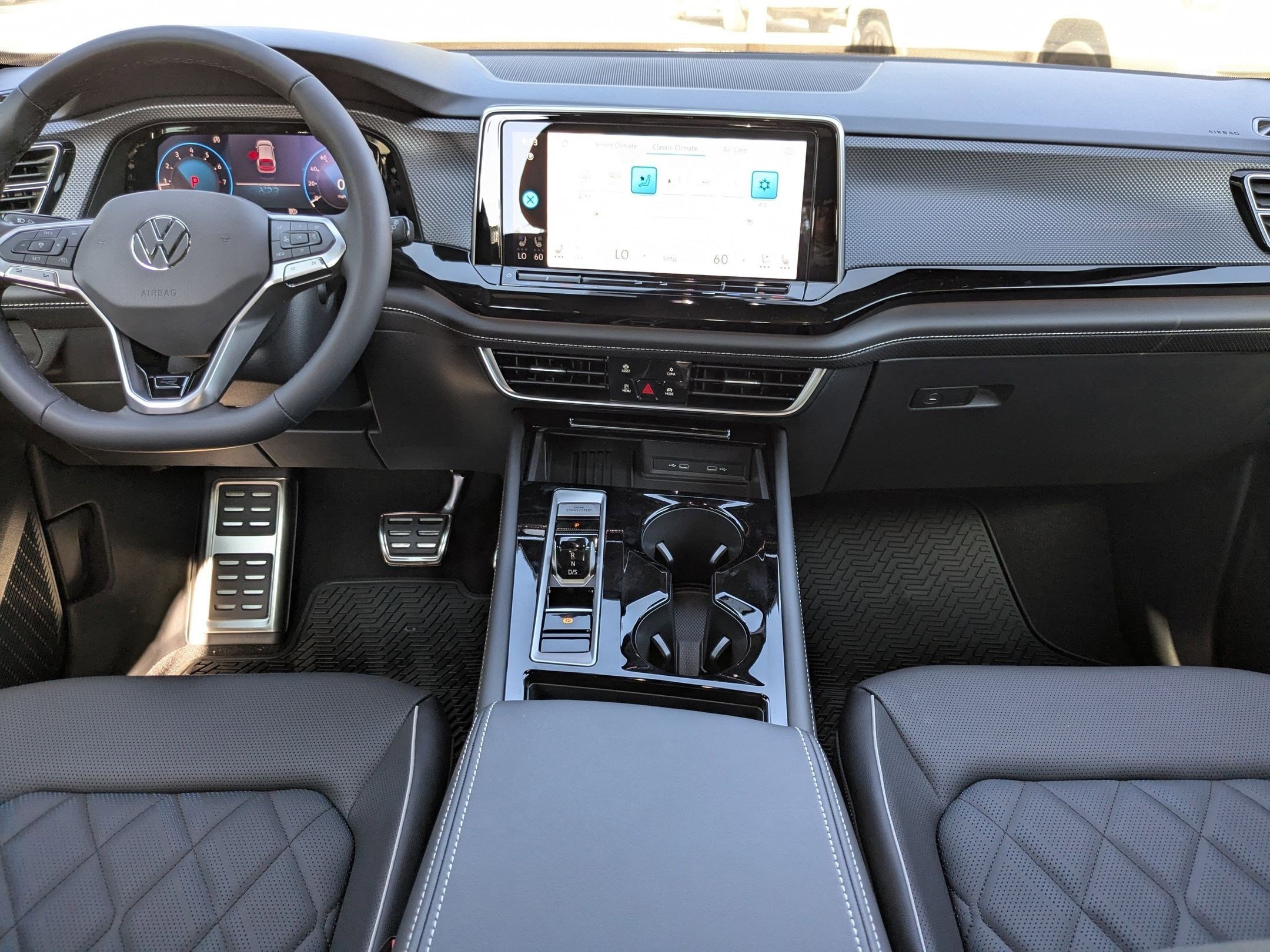 2026 Volkswagen Atlas Cross Sport SEL Premium R-LINE - Photo 18