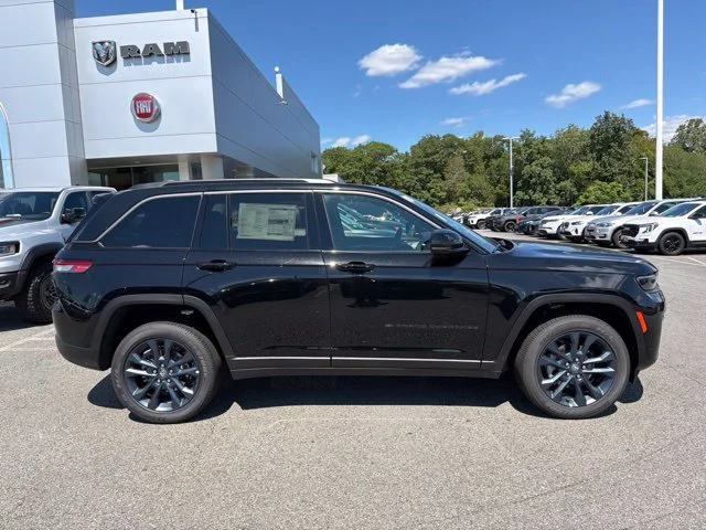 New 2026 Black Jeep  image 2