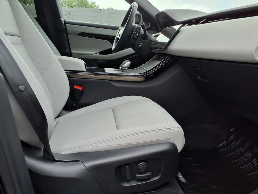 Used 2026 Black Land Rover S image 3