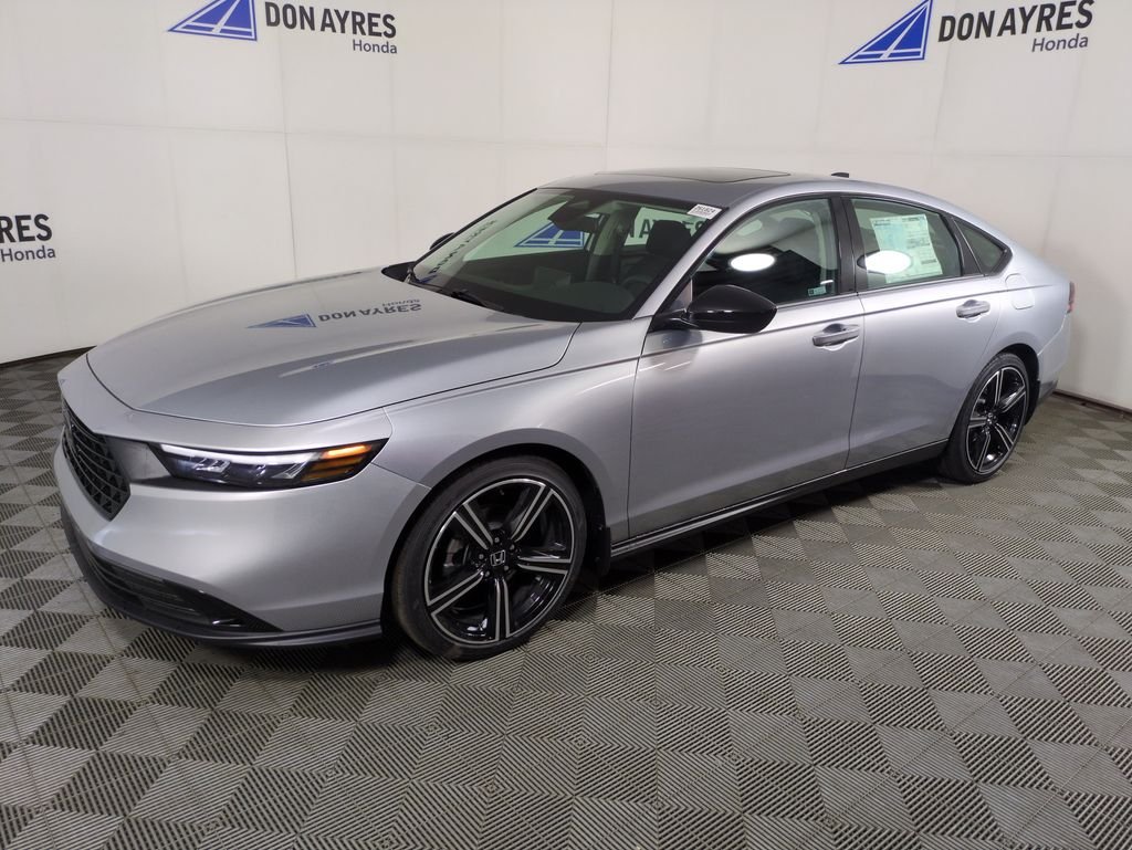 New 2026 Solar Silver Metallic Honda SE image 1