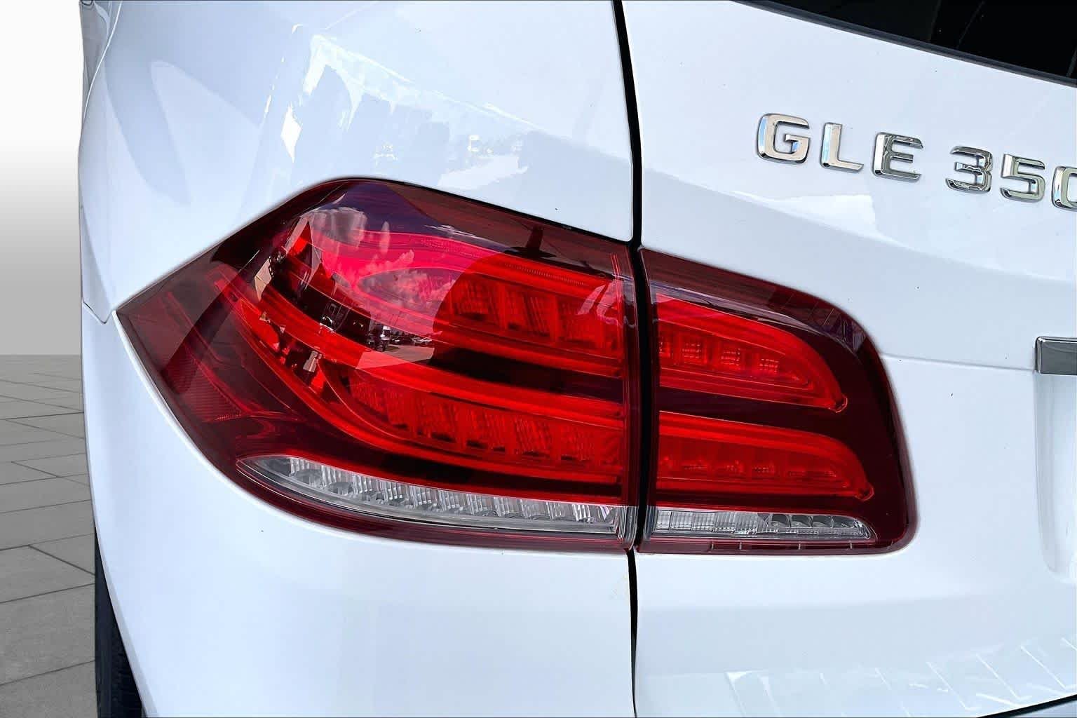 Used 2016 Polar White Mercedes-Benz GLE 350 image 25