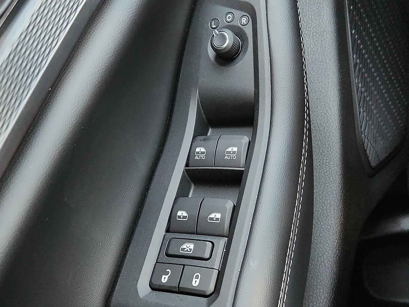 New 2027 High-Gloss Black Paint Jeep LAREDO 4X4 image 18