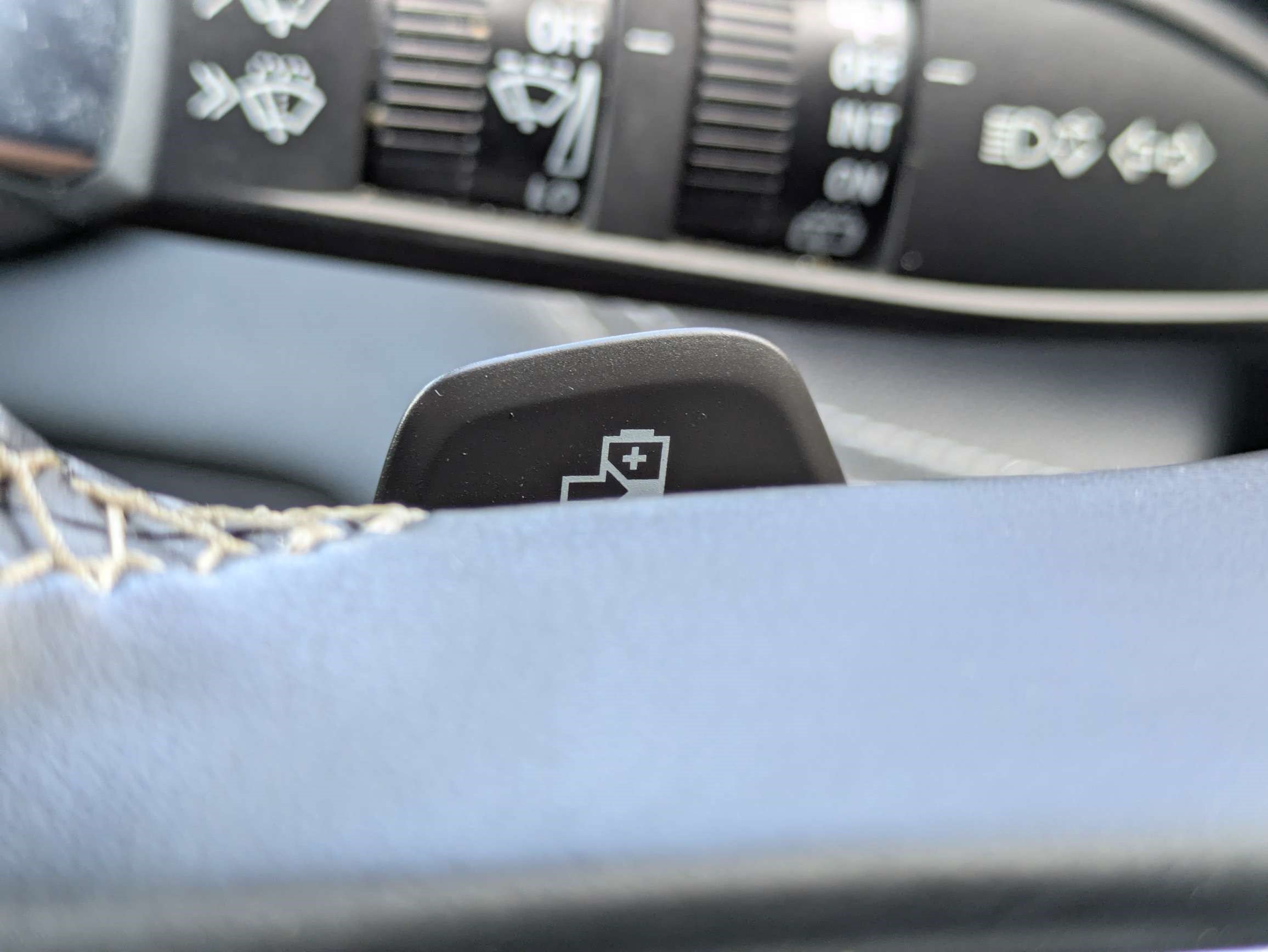 Used 2024 Iridescent Pearl Tricoat Chevrolet LT image 32