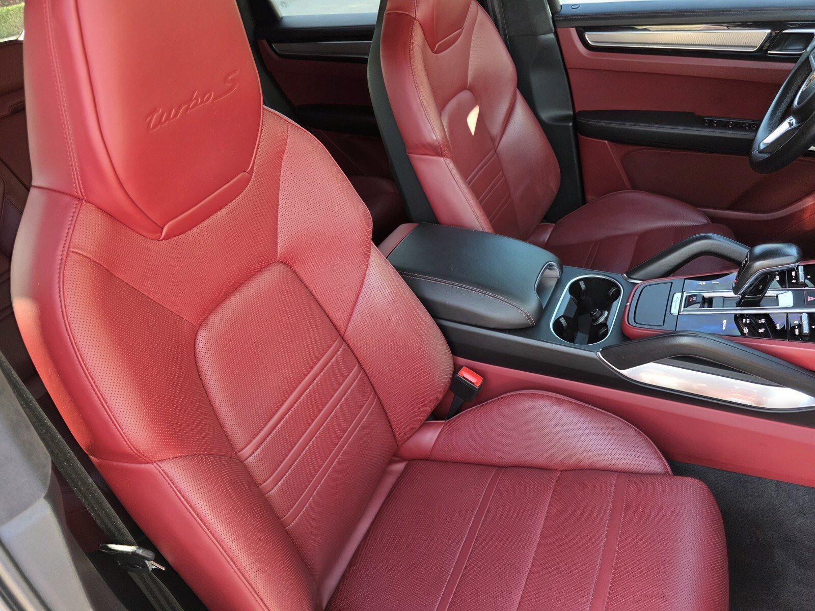 Used 2021 Chalk Porsche Turbo S E-Hybrid image 30