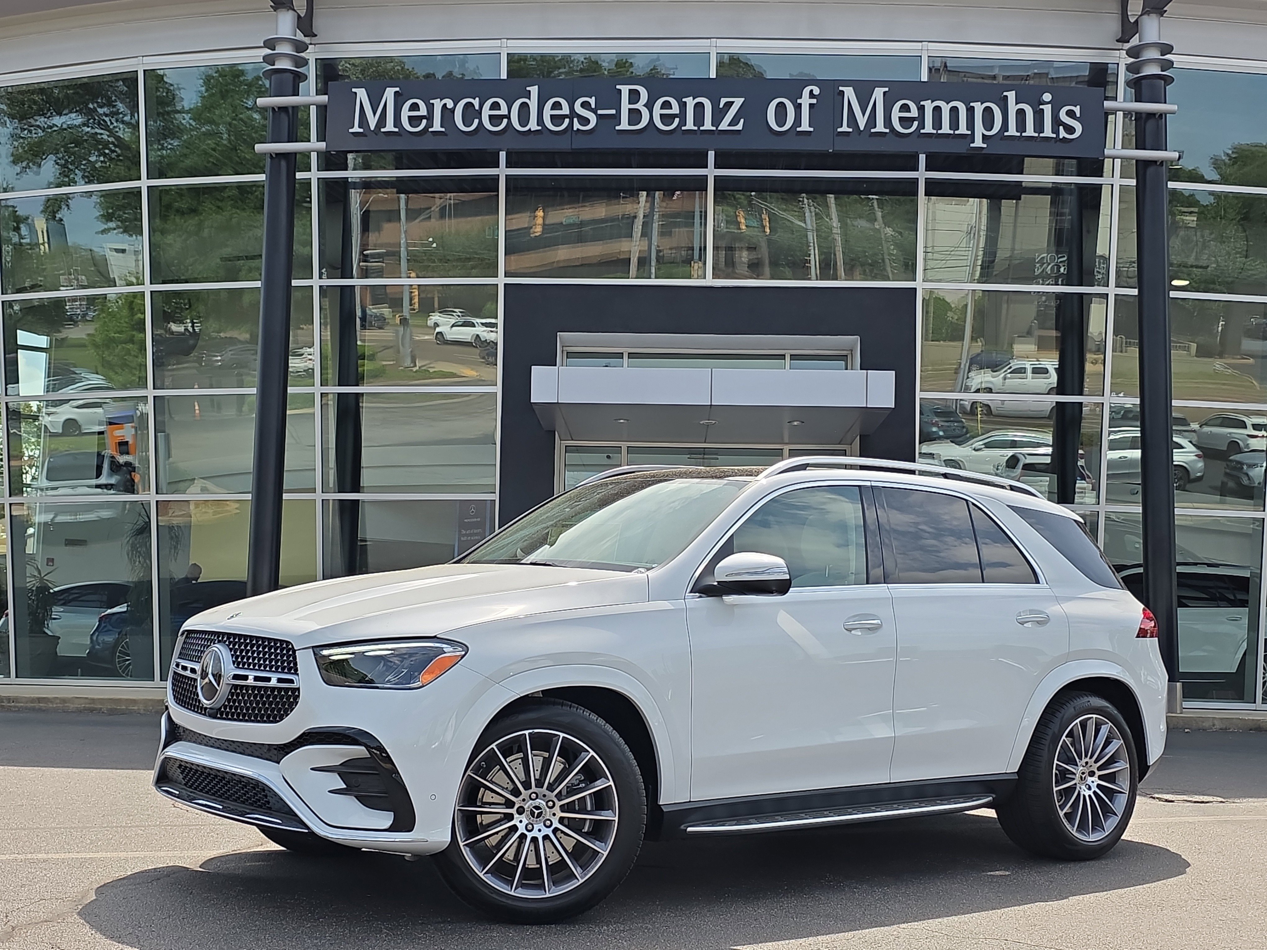 New 2026 MANUFAKTUR Moonlight White Metallic Mercedes-Benz GLE 450 image 30