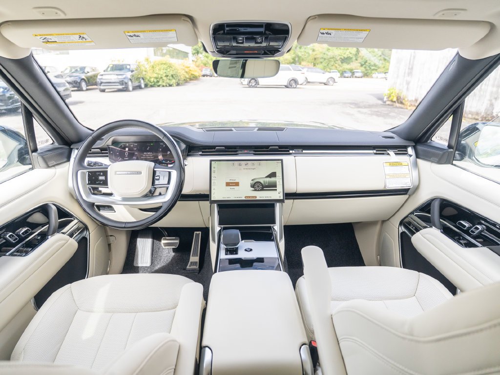New 2026 Santorini Black Land Rover SE image 17