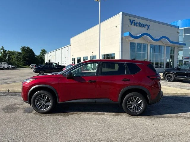 Used 2023 Red Nissan S image 8