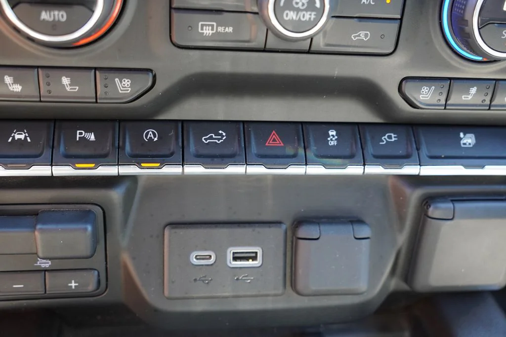 Used 2019 Cajun Red Tintcoat Chevrolet LTZ image 33