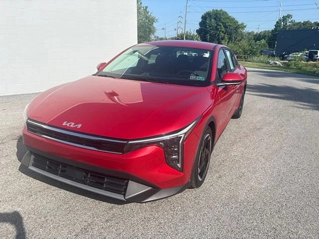 Used 2025 Red Kia EX image 32