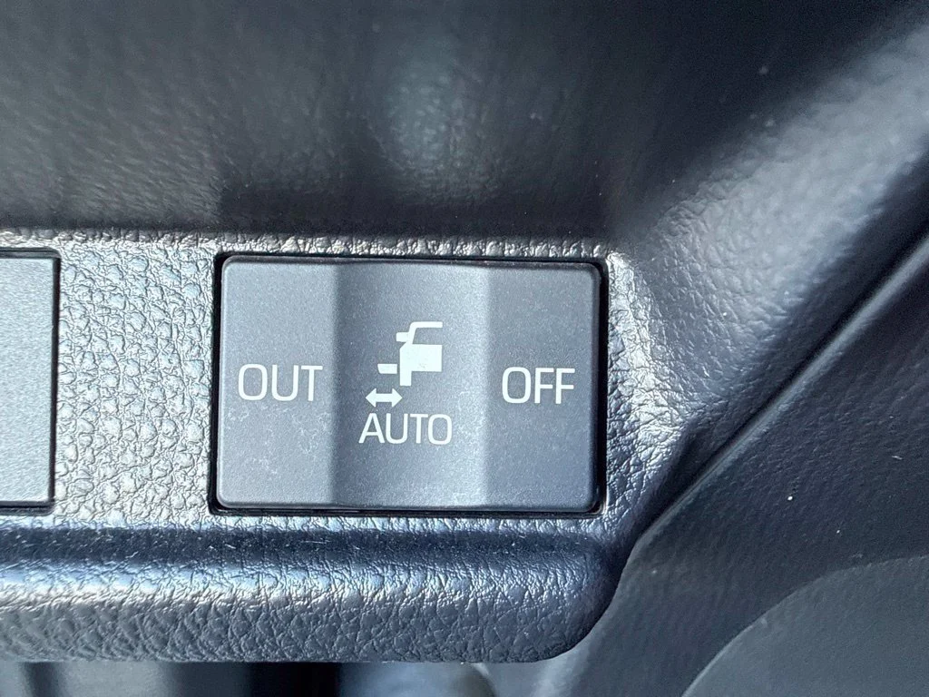 Used 2025  Toyota SR5 image 17