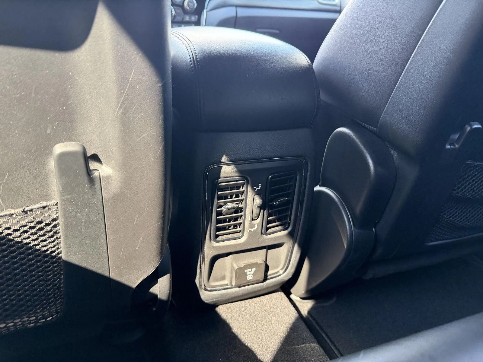 Used 2020 Diamond Black Crystal Pearlcoat Jeep Altitude image 9