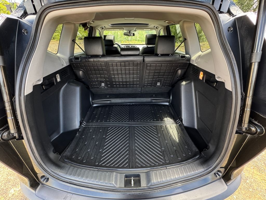 Used 2017 Dark Olive Metallic Honda Touring image 10
