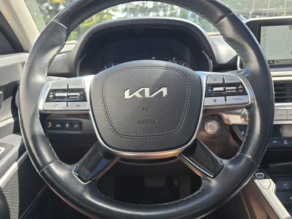 Used 2022 Glacial White Pearl Kia EX image 15