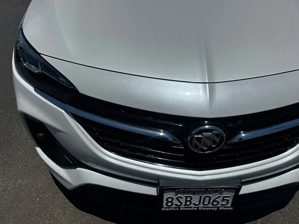 Used 2020 White Buick Essence image 3