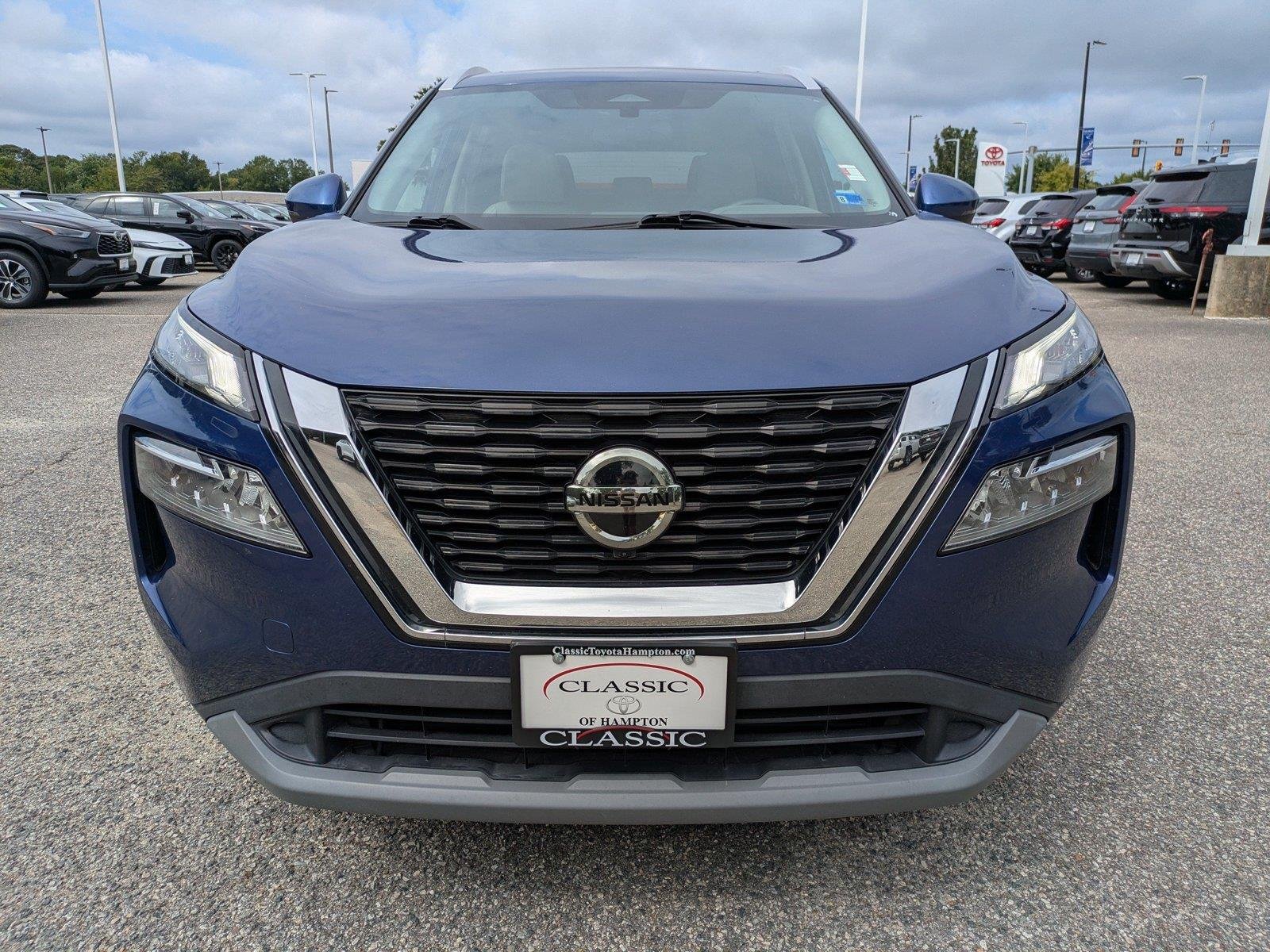 Used 2021 Caspian Blue Metallic Nissan SV image 9