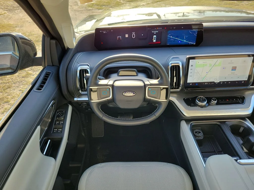 New 2026 Dark Matter Gray Metallic Ford MAX Platinum® image 23