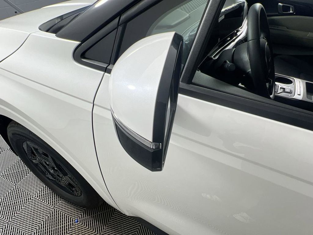 New 2026 Snow White Pearl Kia LXS image 11