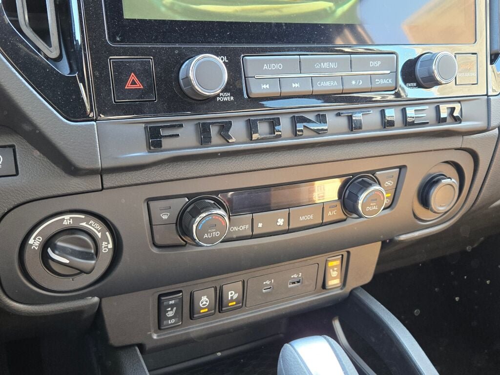 New 2026 Boulder Gray Pearl Nissan Crew Cab SV image 24
