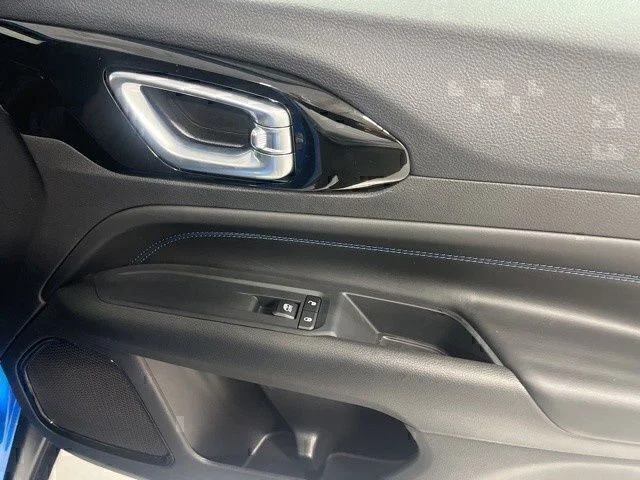 New 2026 Hydro Blue Pearlcoat Jeep Latitude image 18