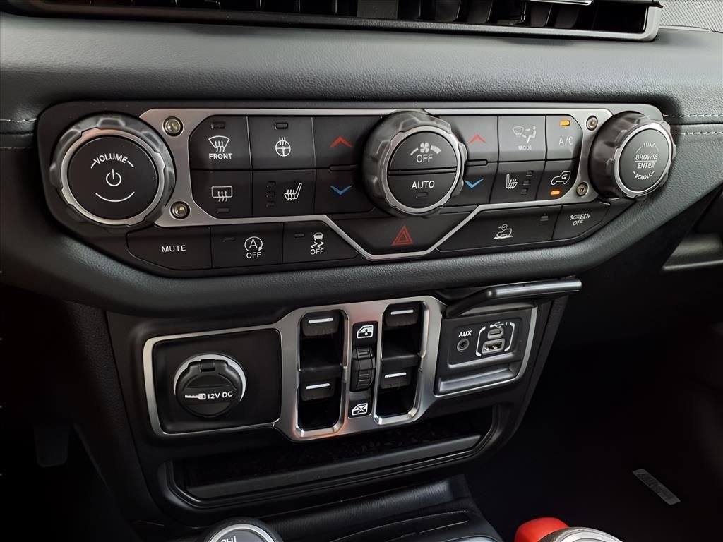 2025 Jeep Wrangler 4-Door Sahara - Photo 10