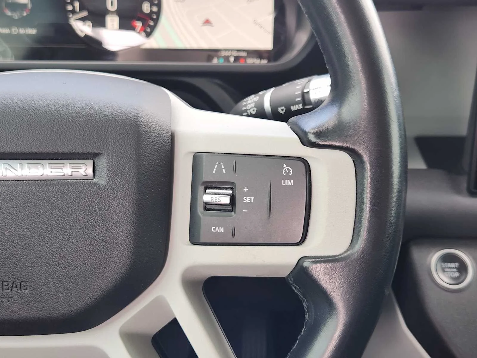 Used 2022 Eiger Grey Metallic Land Rover SE image 30