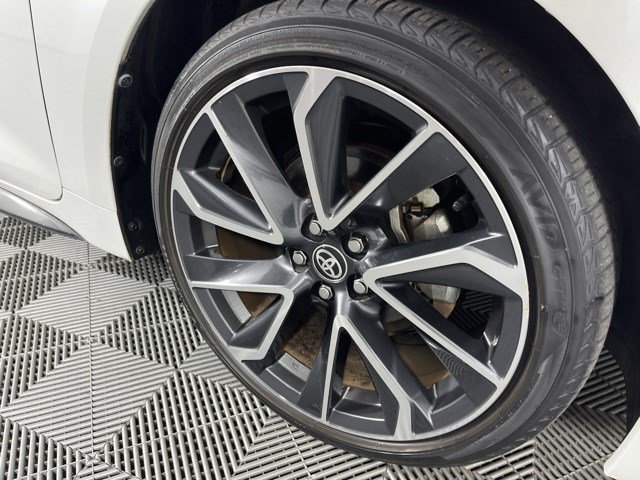 Certified Used 2022 Pearl Toyota SE image 11