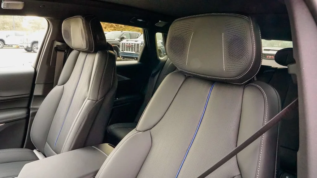 2027 Cadillac LYRIQ Premium Sport - Photo 11