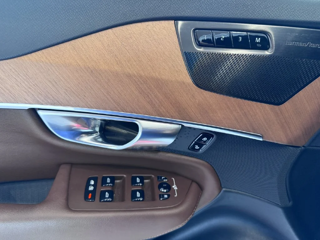 2023 Volvo XC90 Plus - Photo 25