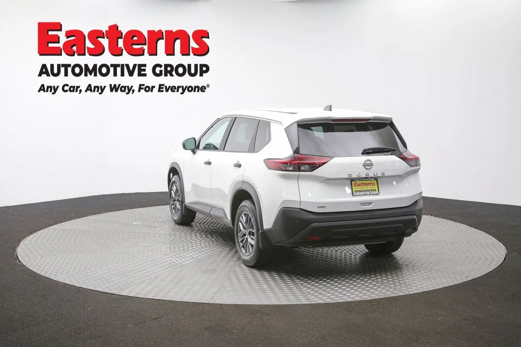 Used 2023 White Nissan S image 65