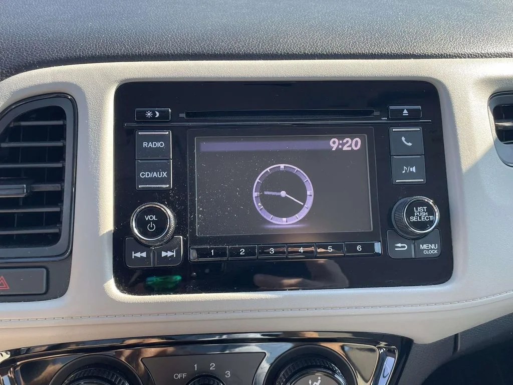 Used 2018 White Honda LX image 21