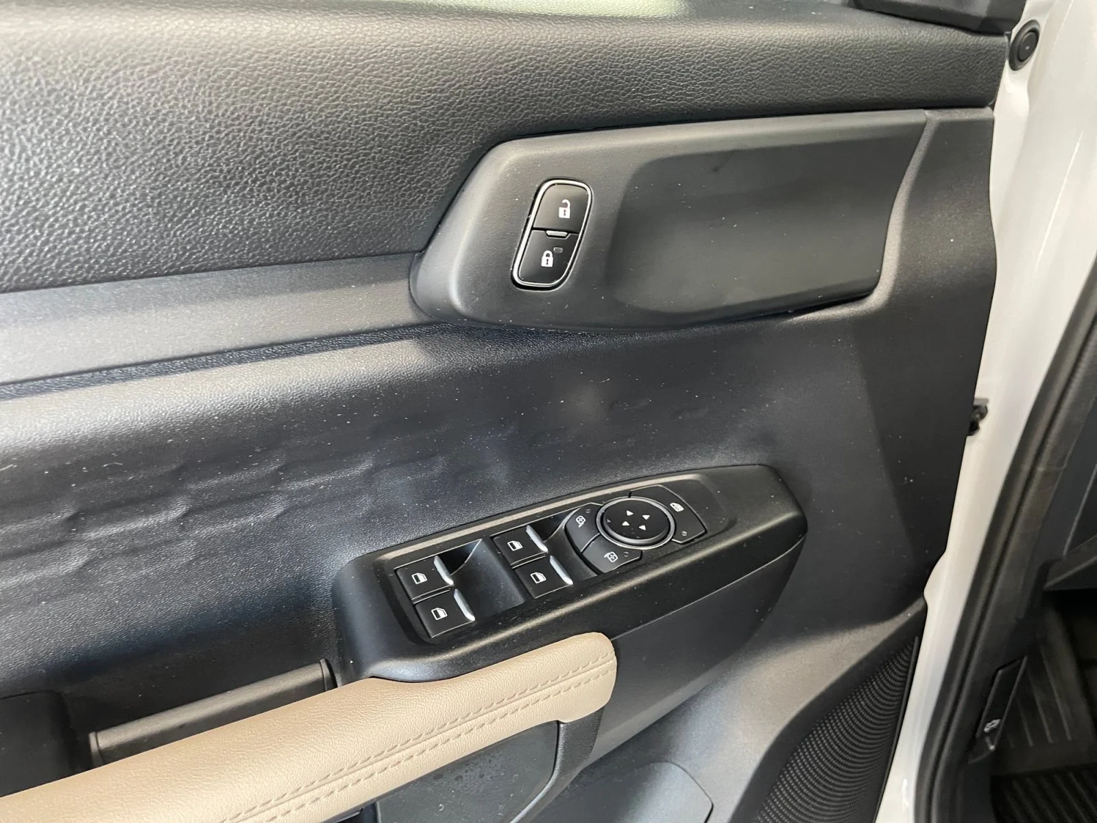 New 2026 Oxford White Ford XLT image 12