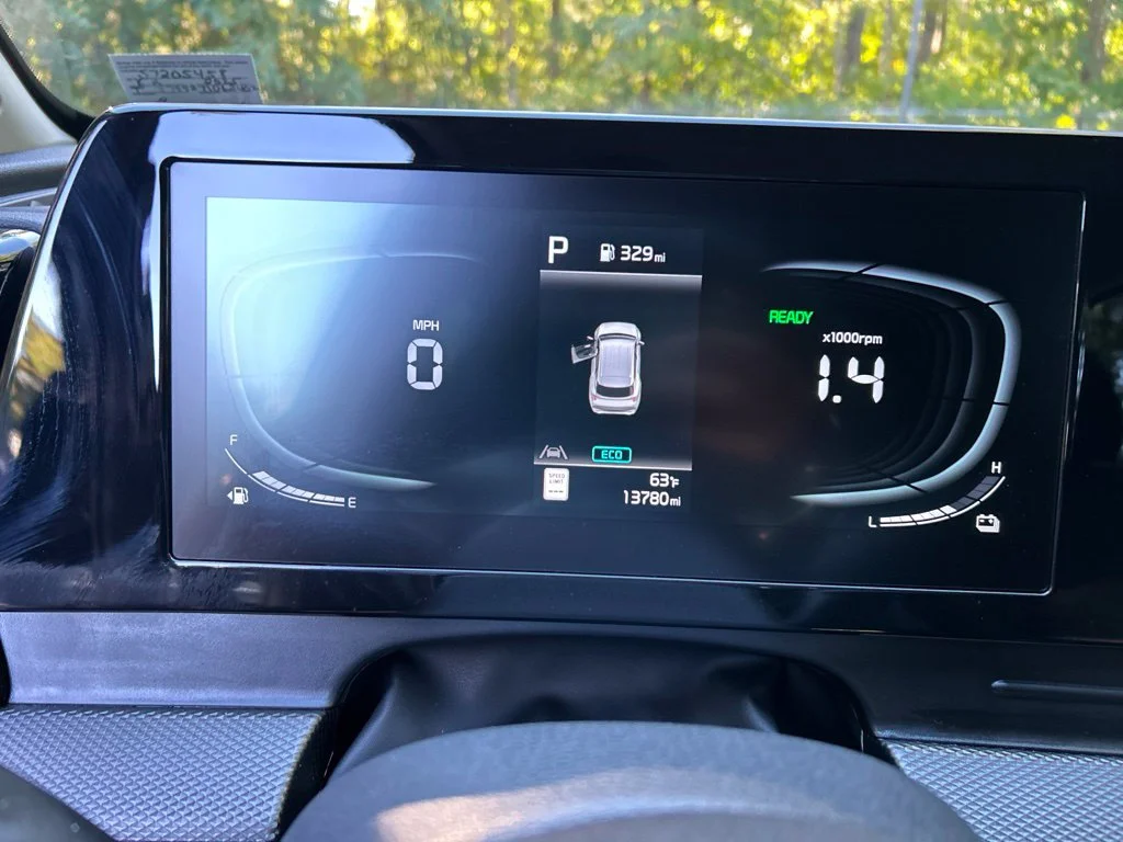 Used 2025 Black Kia LX image 19