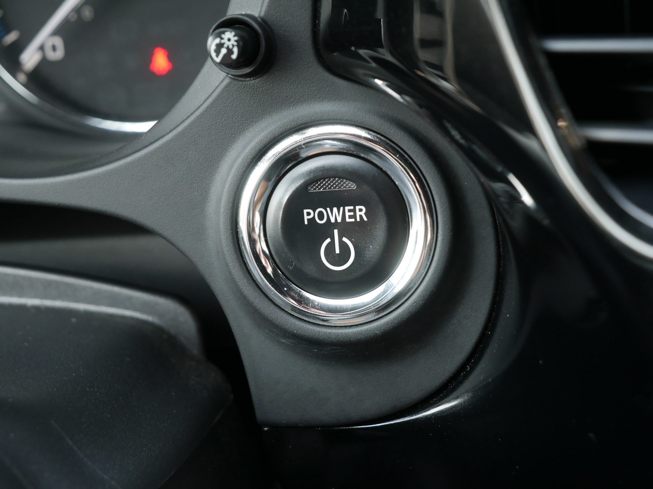 Used 2019 Mercury Gray Metallic Mitsubishi GT image 28