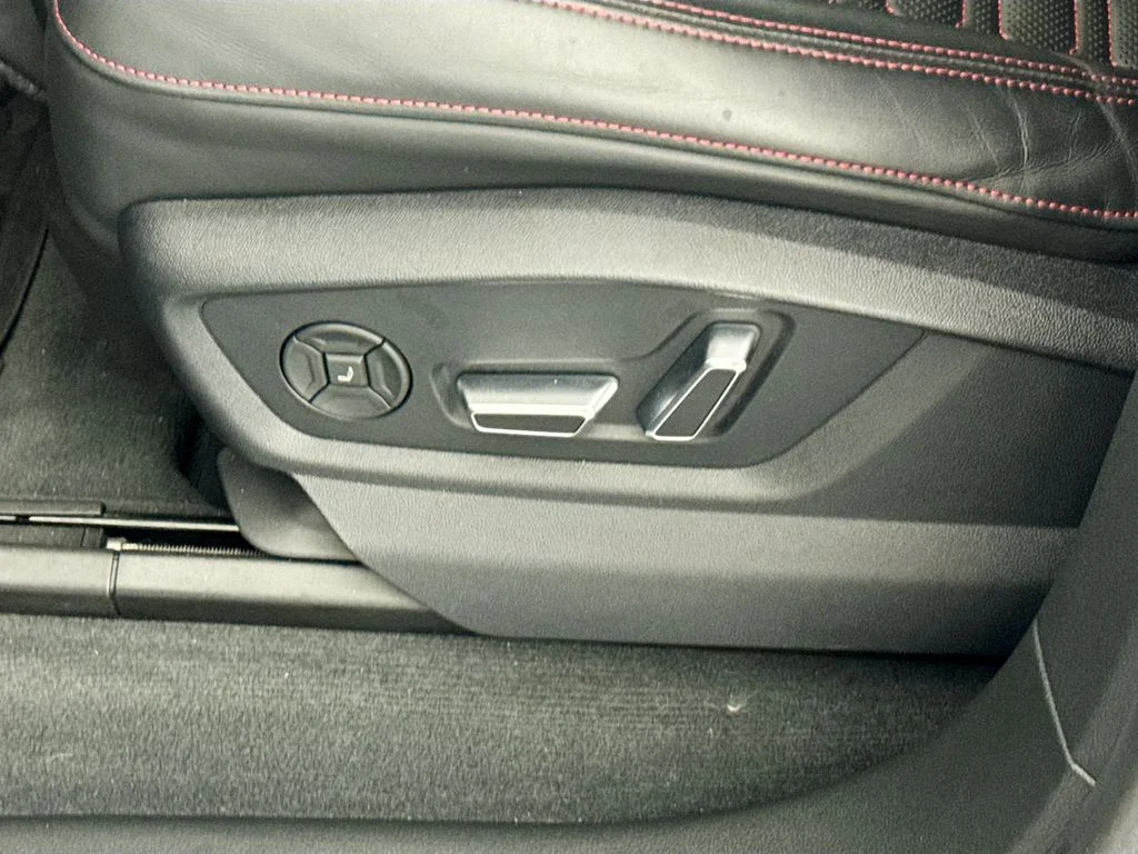Used 2024  Audi 4.0T image 21