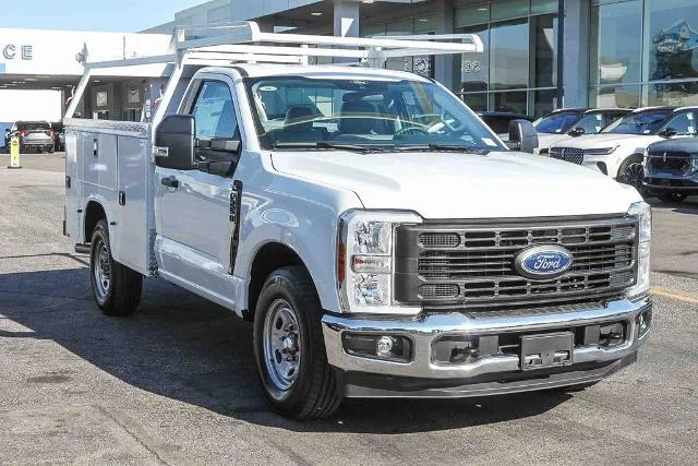 New 2026 Oxford White Ford F-250® XL image 32