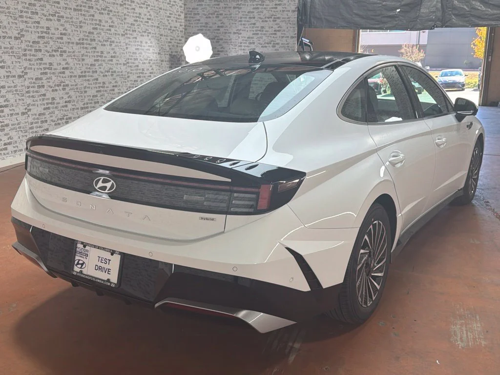 New 2027 Serenity White Hyundai Limited image 7
