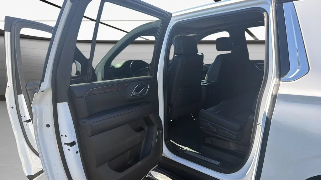 Used 2021 SUMMIT WHITE Chevrolet LT image 13